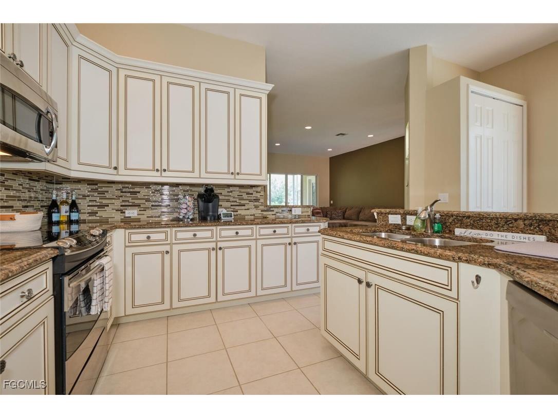 3411 Marbella Court Bonita Springs FL 34134 2025025078 image4