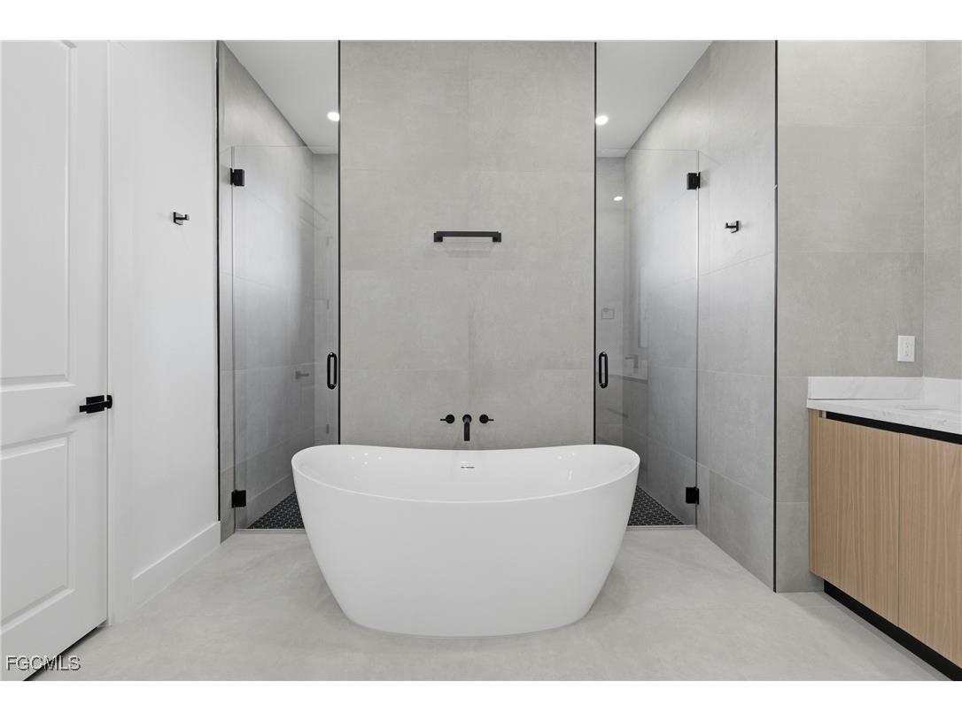 3412 NE 21st Place Cape Coral FL 33909 2025013338 image23