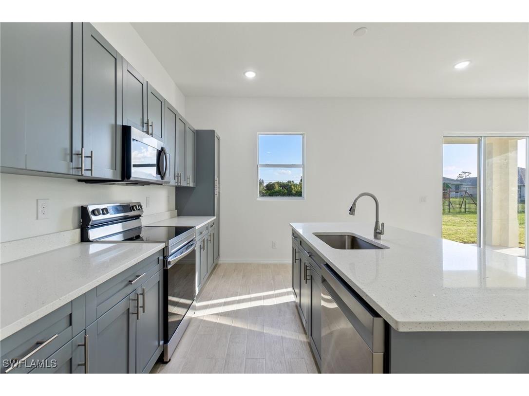 3413 39th Street SW Lehigh Acres FL 33976 224085884 image1