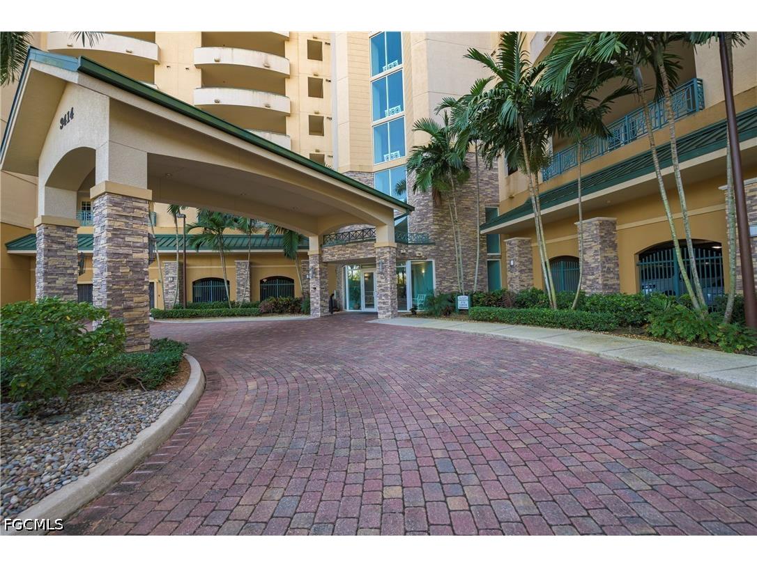 3414 Hancock Bridge Parkway #302 North Fort Myers FL 33903 2026017819 image1