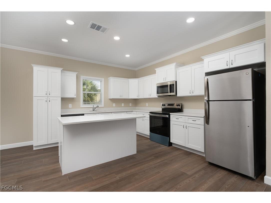 3416 Willard Street Fort Myers FL 33916 2026010469 image2