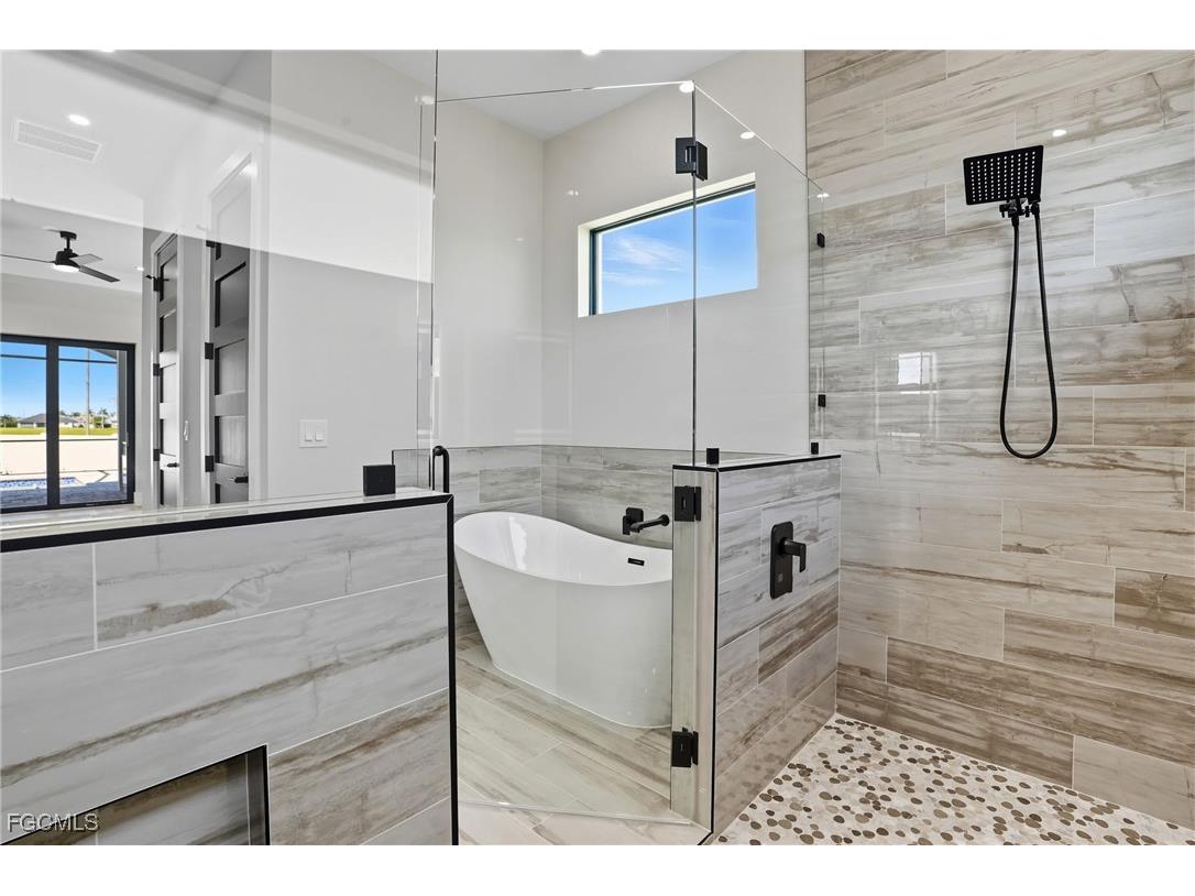 3417 Gulfstream Parkway Cape Coral FL 33993 2025012029 image28