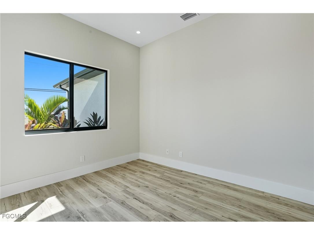 3417 Gulfstream Parkway Cape Coral FL 33993 2025012029 image38