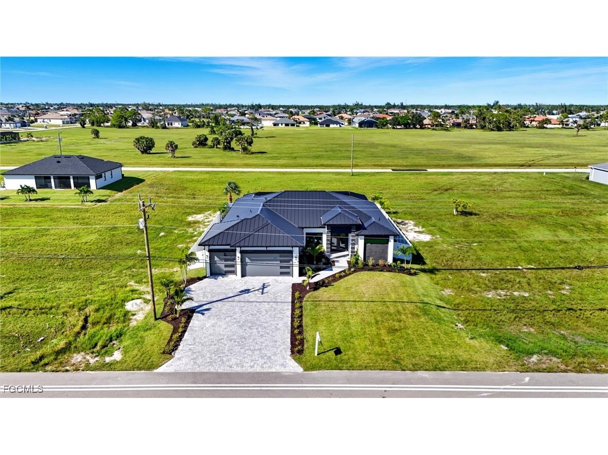 3417 Gulfstream Parkway Cape Coral FL 33993 2025012029 image4