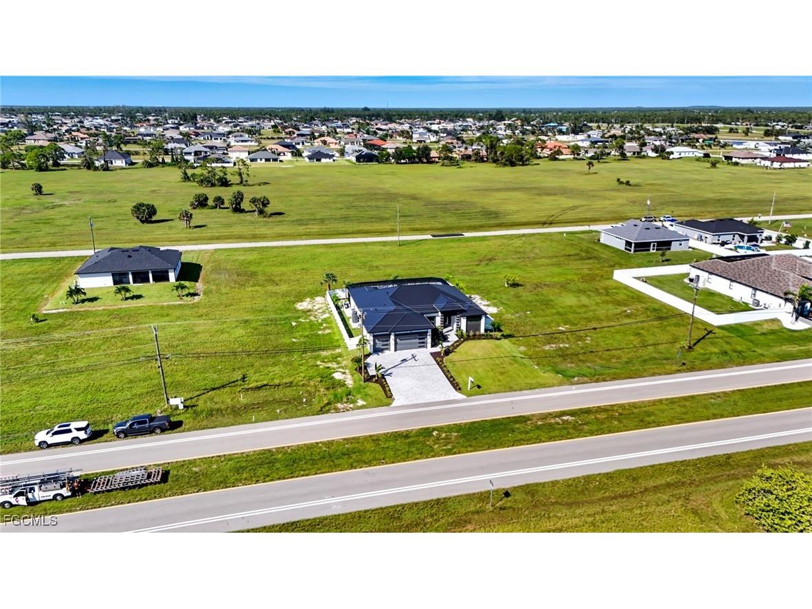 3417 Gulfstream Parkway Cape Coral FL 33993 2025012029 image5