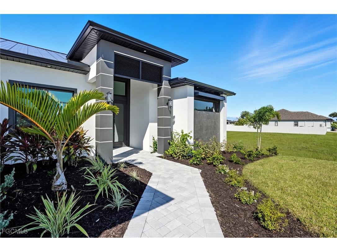 3417 Gulfstream Parkway Cape Coral FL 33993 2025012029 image8