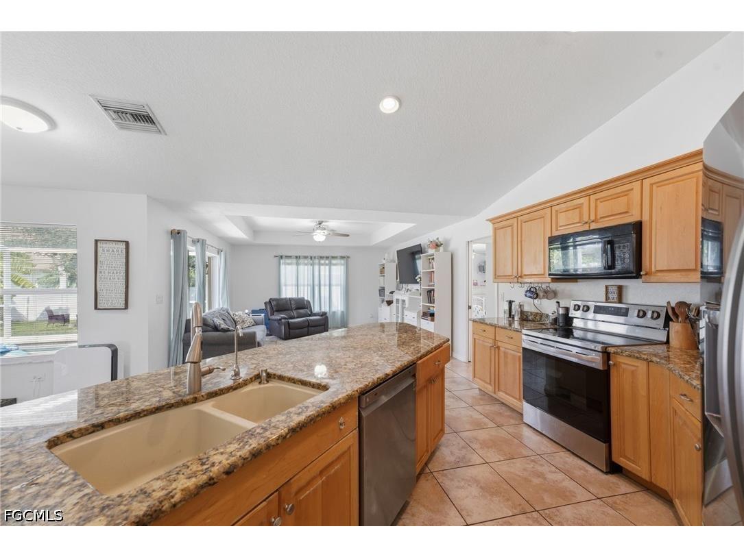 3418 Oasis Boulevard Cape Coral FL 33914 2026030302 image8