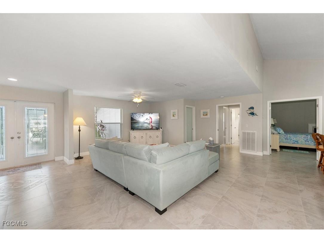 3418 SE 19th Avenue Cape Coral FL 33904 2025002396 image7