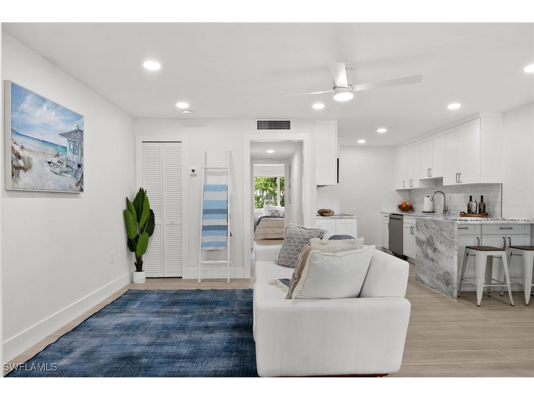 342 Harbour Drive #342 Naples FL 34103 225080485 image1