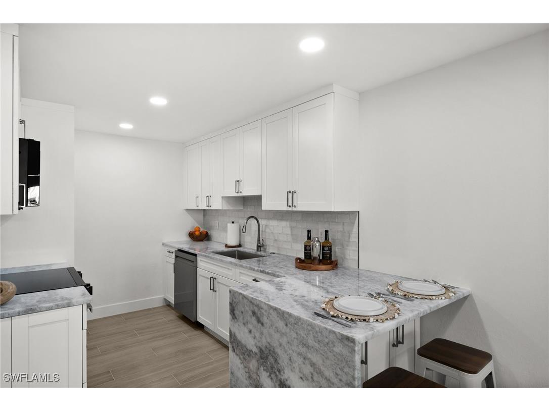 342 Harbour Drive #342 Naples FL 34103 225080485 image5