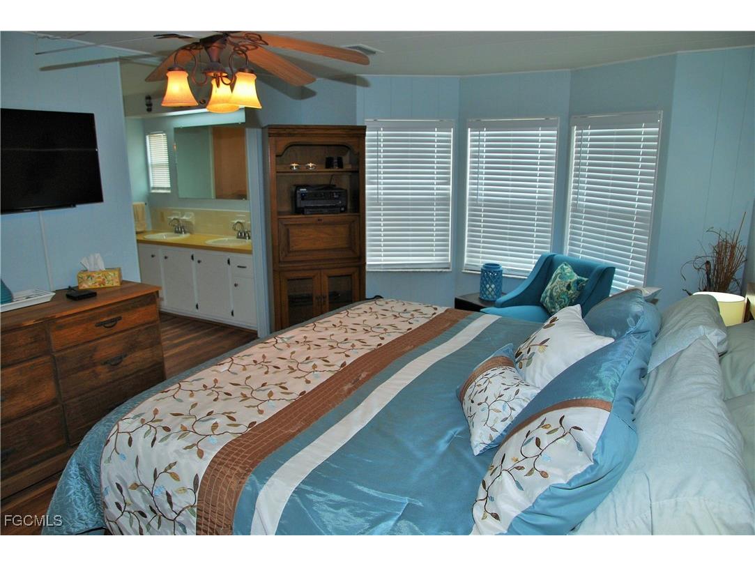 342 Nicklaus Boulevard North Fort Myers FL 33903 2025023342 image31