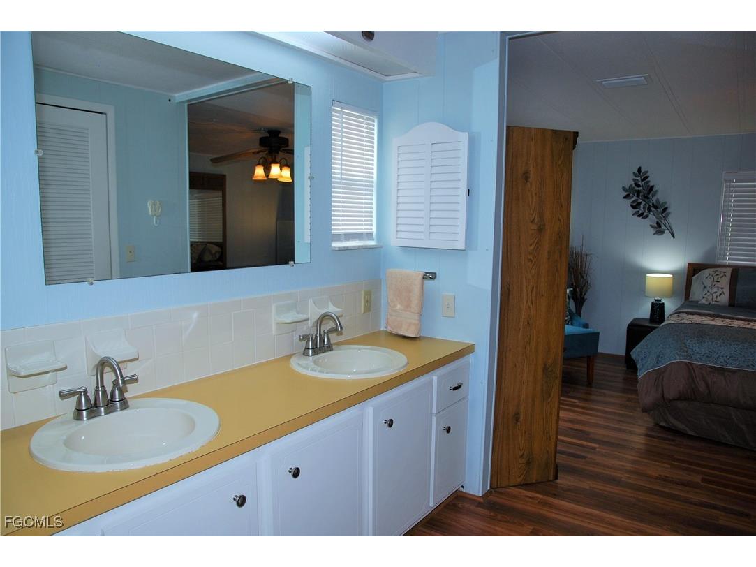 342 Nicklaus Boulevard North Fort Myers FL 33903 2025023342 image37