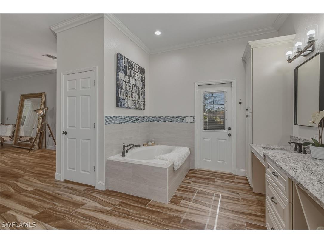 3420 Bedford Court Naples FL 34112 226008166 image24