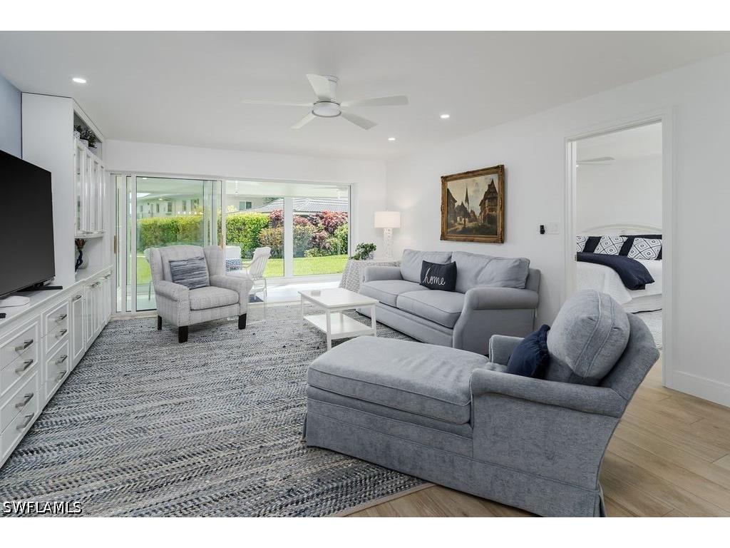 3420 Gulf Shore Boulevard N #14 Naples FL 34103 226021003 image4
