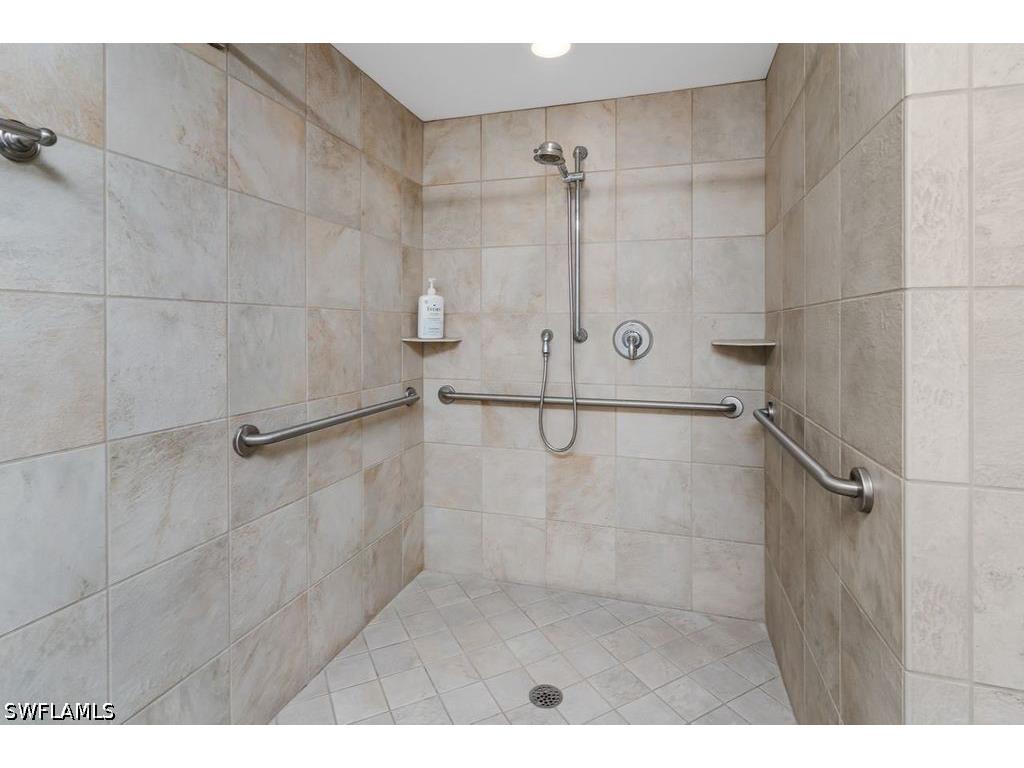 3420 Gulf Shore Boulevard N #14 Naples FL 34103 226021003 image42