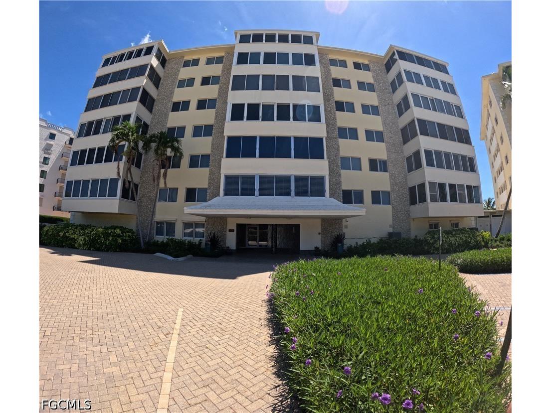 3420 Gulf Shore Boulevard N #43 Naples FL 34103 2026025452 image1
