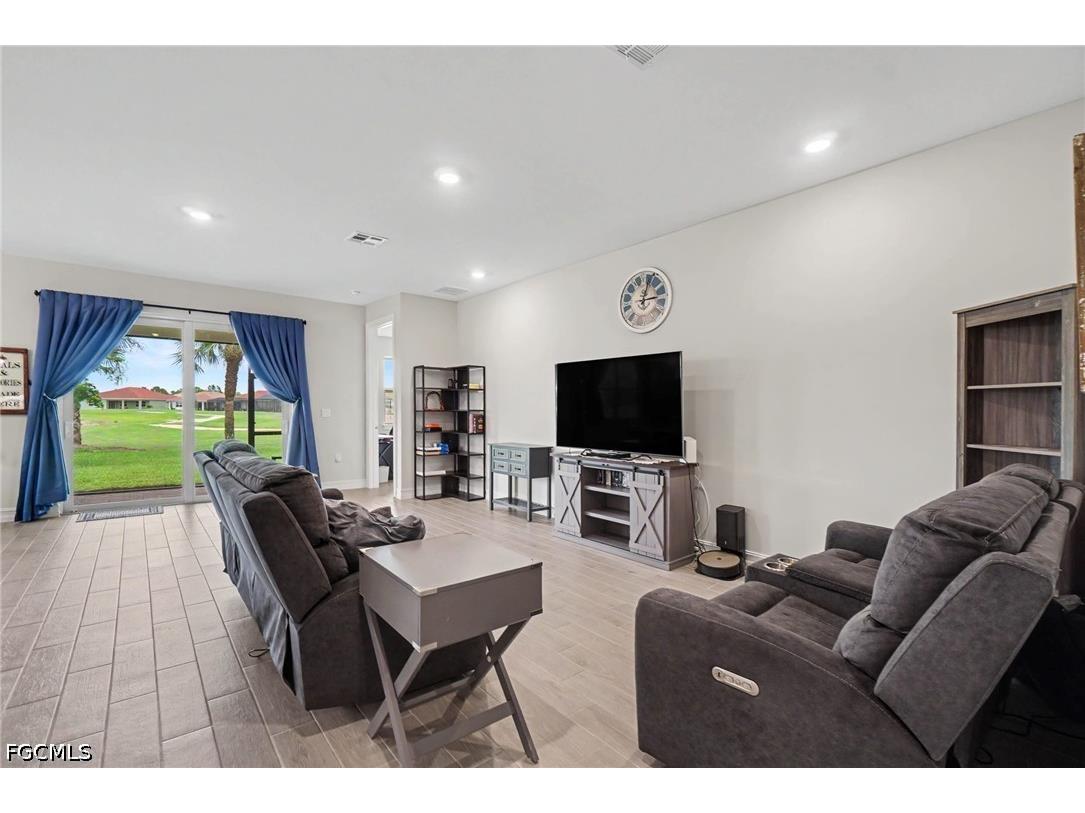 3421 Cherry Palm Drive North Fort Myers FL 33917 2026029051 image3