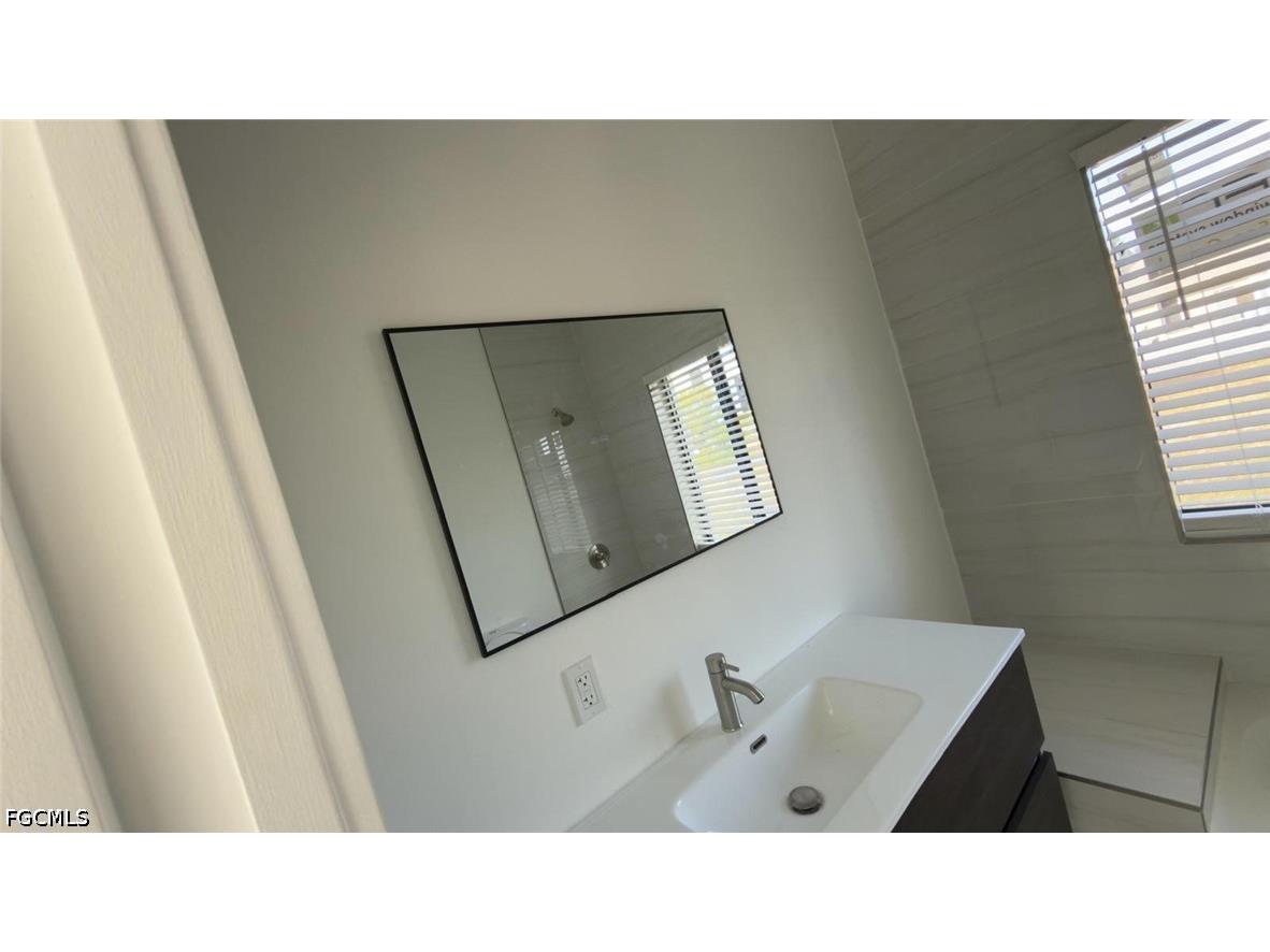 3424 NE 21st Place Cape Coral FL 33909 2026022488 image20
