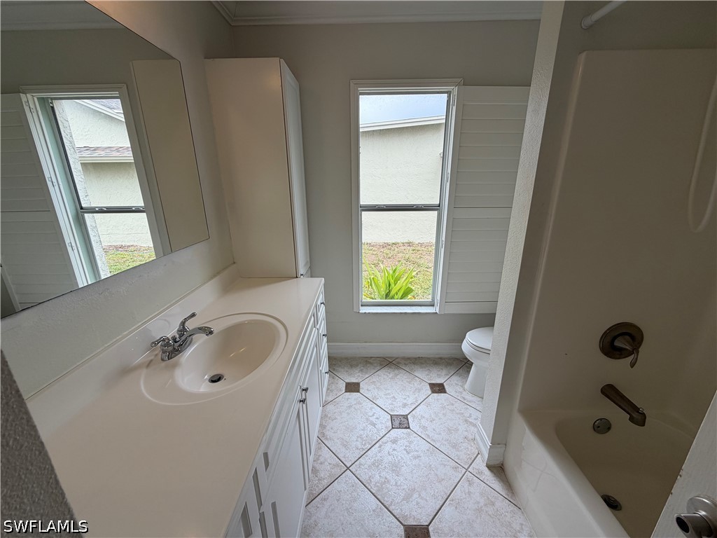 3425 Anton Court Naples FL 34109 226021835 image27