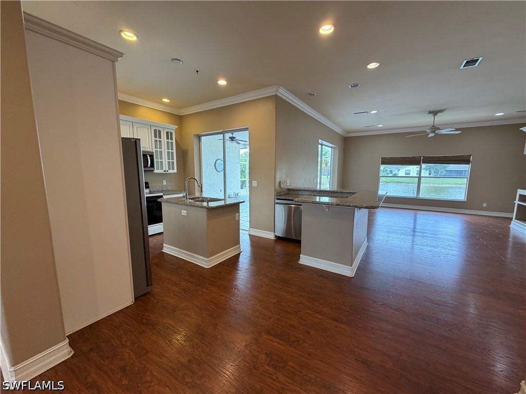 3425 Anton Court Naples FL 34109 226021835 image5