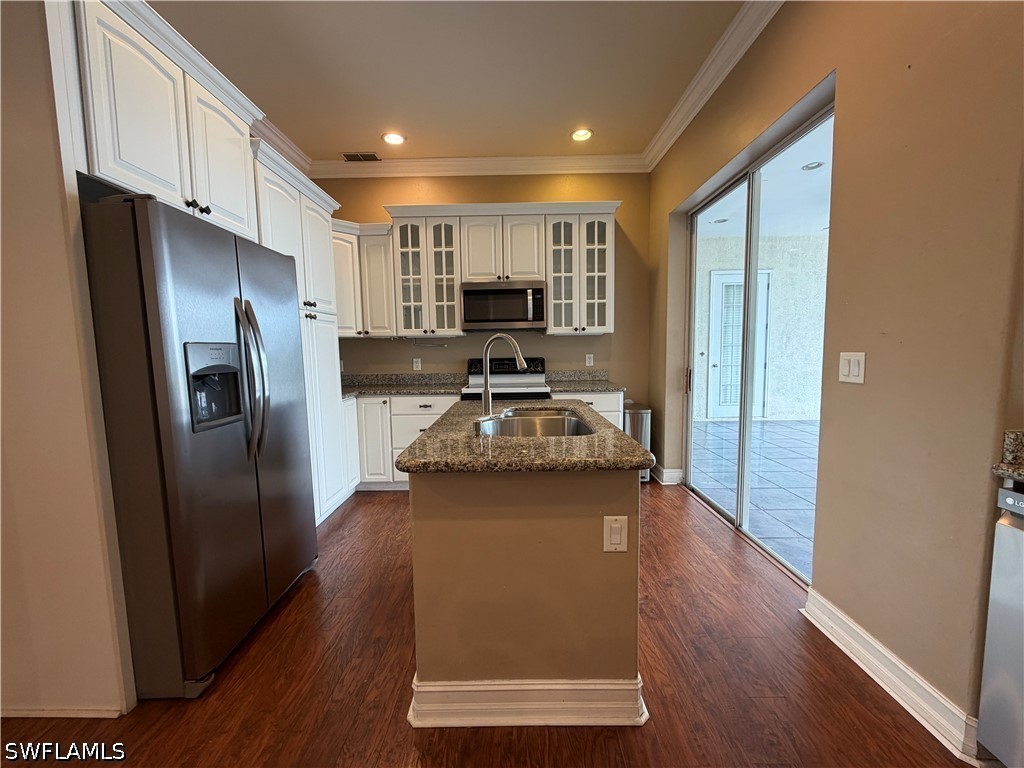 3425 Anton Court Naples FL 34109 226021835 image7