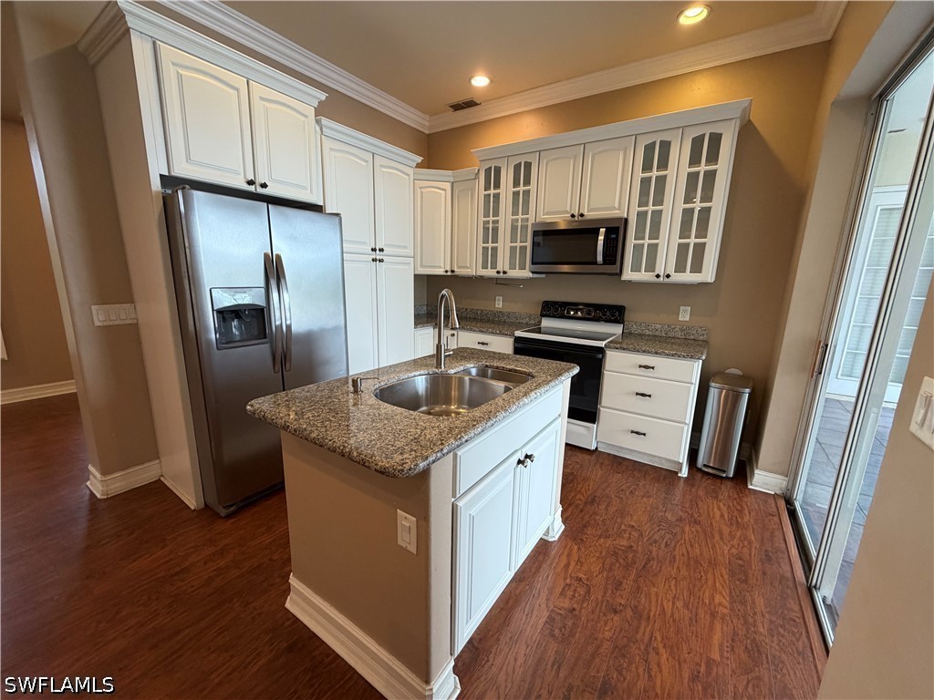 3425 Anton Court Naples FL 34109 226021835 image8