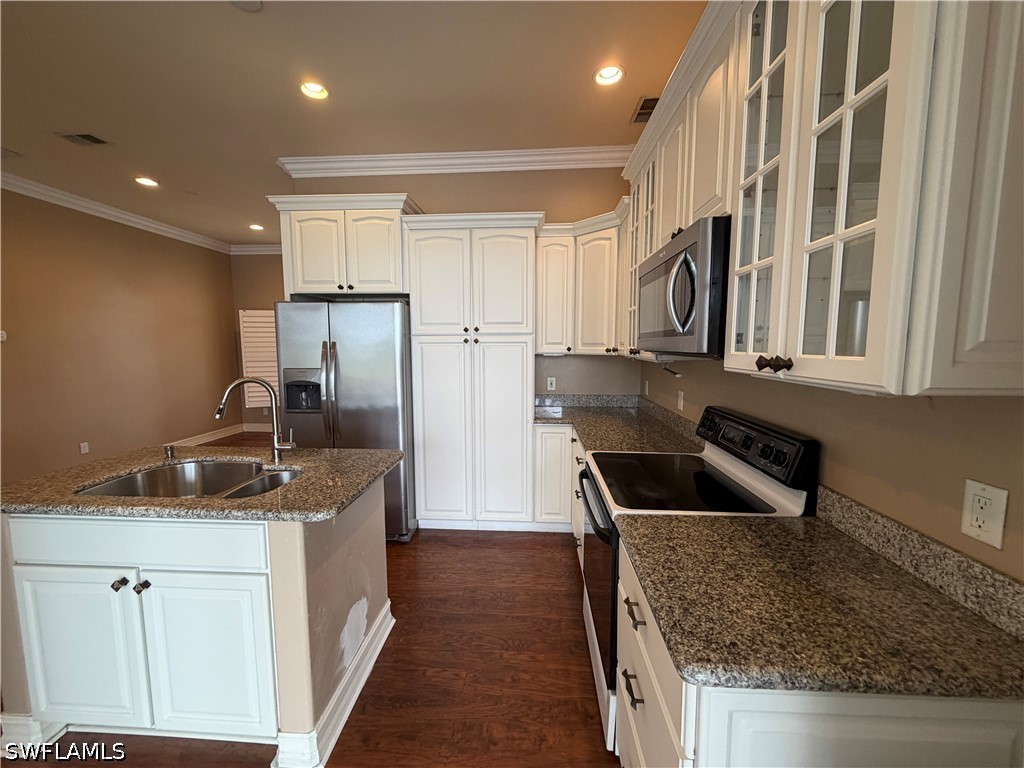 3425 Anton Court Naples FL 34109 226021835 image9
