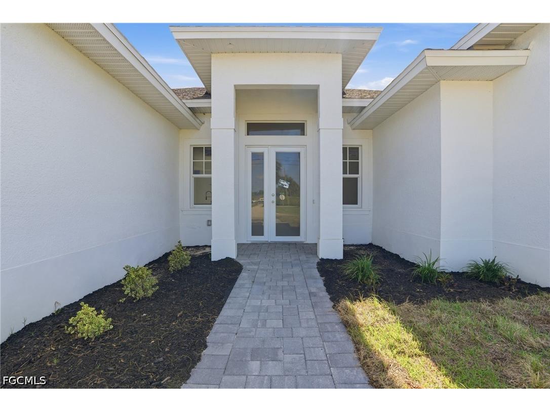 3425 NE 14th Place Cape Coral FL 33909 2026017238 image3