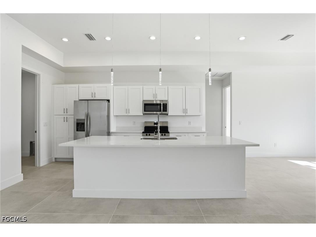 3425 NE 14th Place Cape Coral FL 33909 2026017238 image7