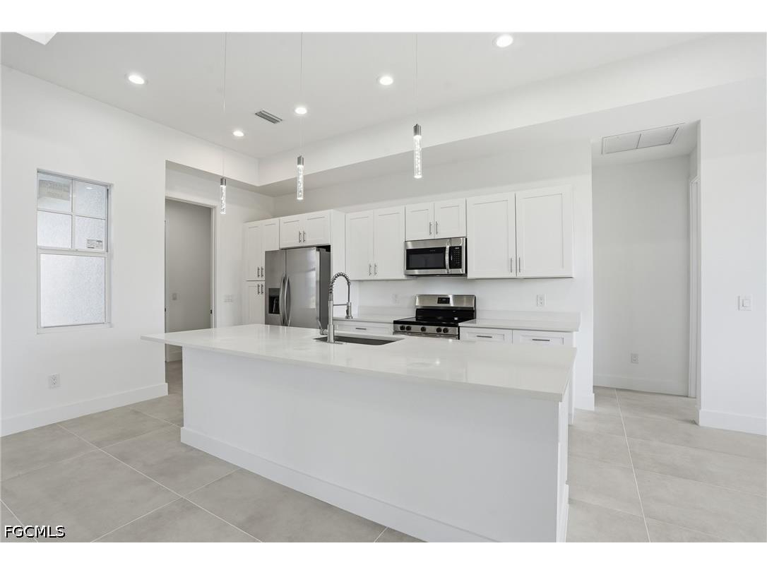 3425 NE 14th Place Cape Coral FL 33909 2026017238 image8