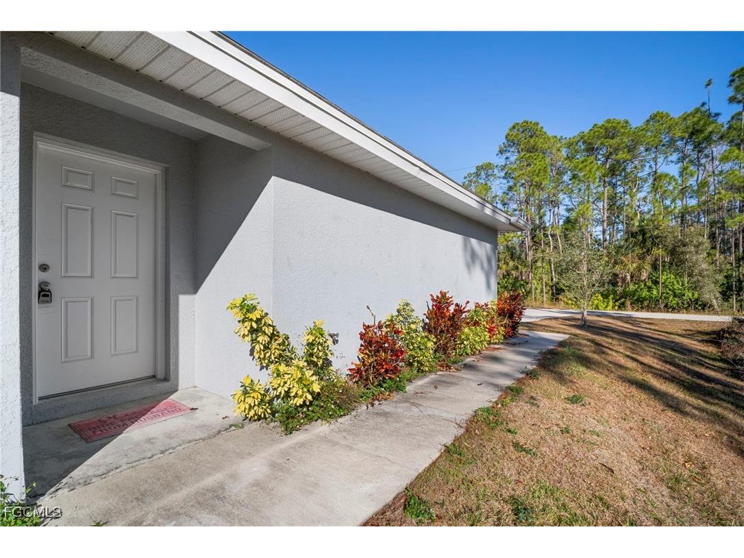 343 Reeves Street Lehigh Acres FL 33972 2025013772 image4
