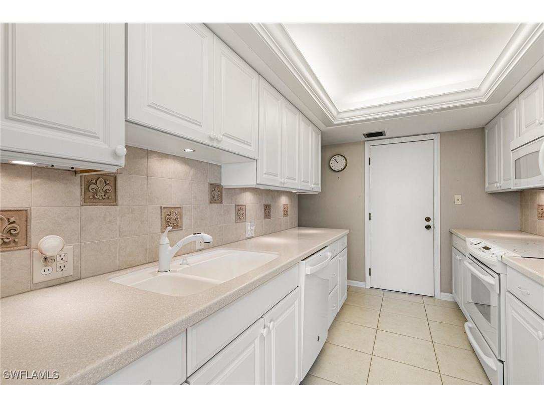 3430 Gulf Shore Boulevard N #2B Naples FL 34103 225084501 image5