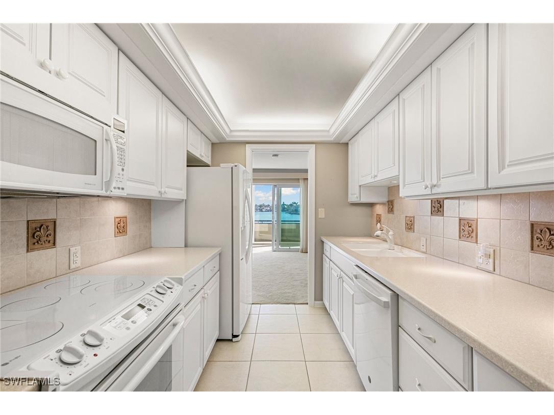 3430 Gulf Shore Boulevard N #2B Naples FL 34103 225084501 image6