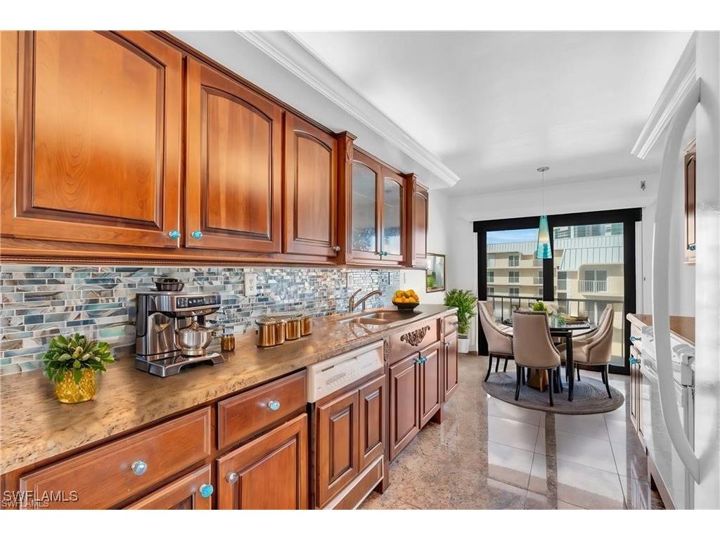 3430 Gulf Shore Boulevard N #4J Naples FL 34103 225063353 image4