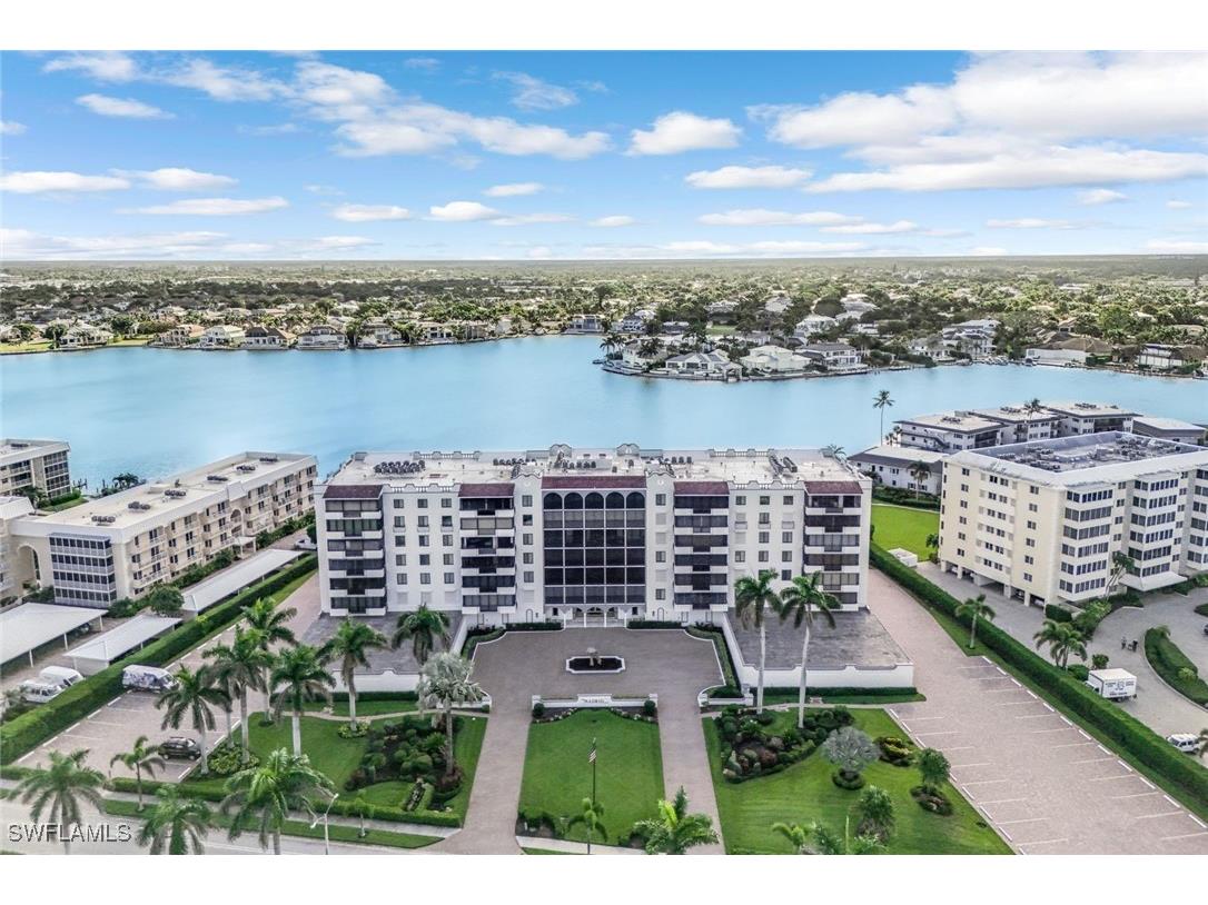 3430 Gulf Shore Boulevard N #5J Naples FL 34103 225068290 image1