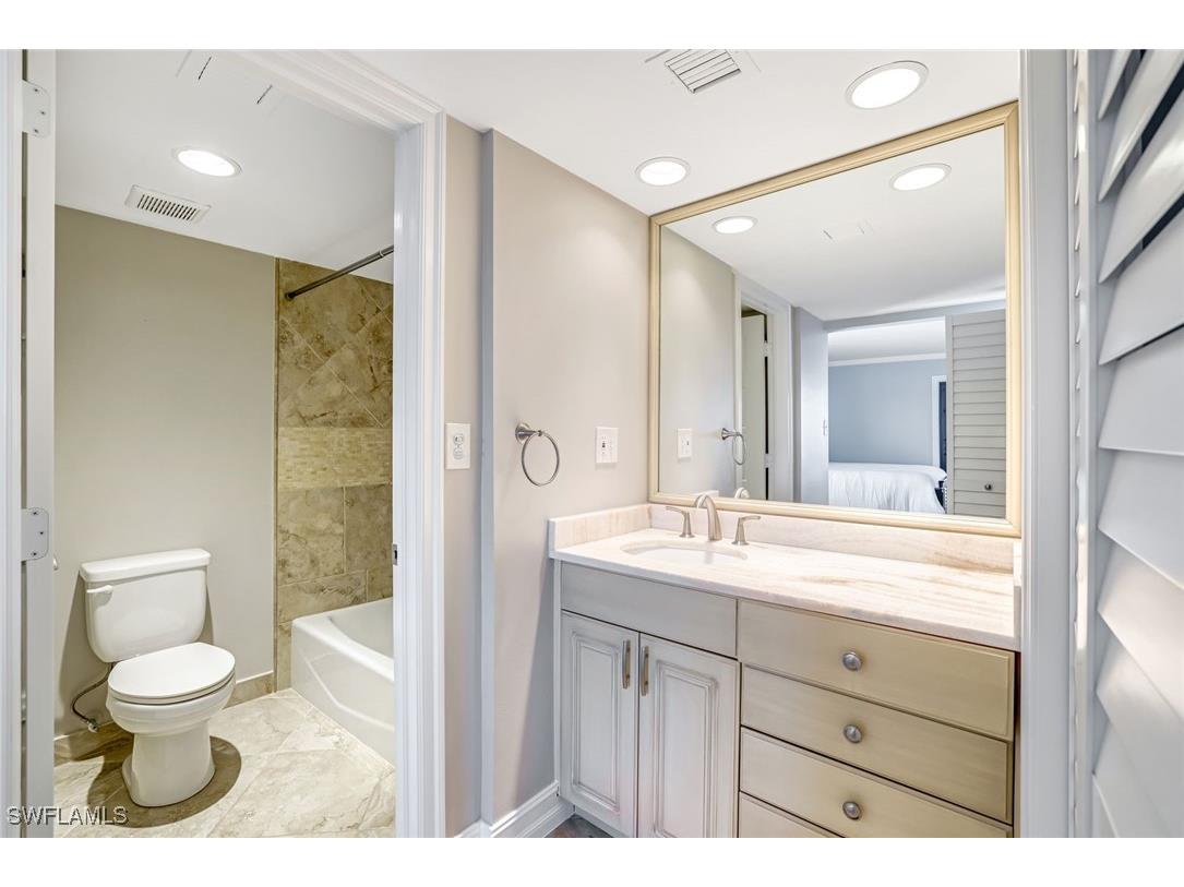 3430 Gulf Shore Boulevard N #5J Naples FL 34103 225068290 image12