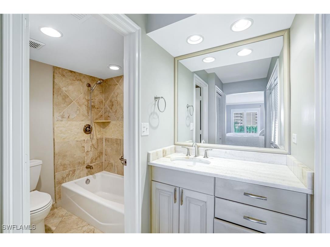 3430 Gulf Shore Boulevard N #5J Naples FL 34103 225068290 image13