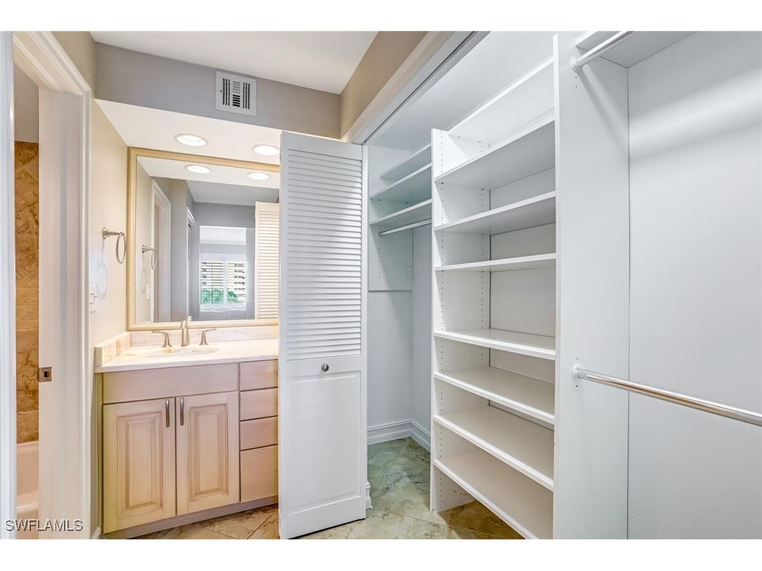 3430 Gulf Shore Boulevard N #5J Naples FL 34103 225068290 image15