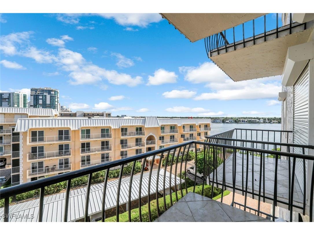 3430 Gulf Shore Boulevard N #5J Naples FL 34103 225068290 image19