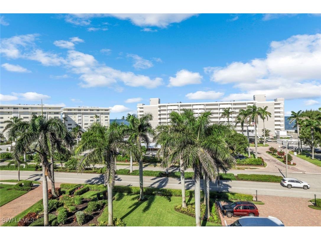3430 Gulf Shore Boulevard N #5J Naples FL 34103 225068290 image24