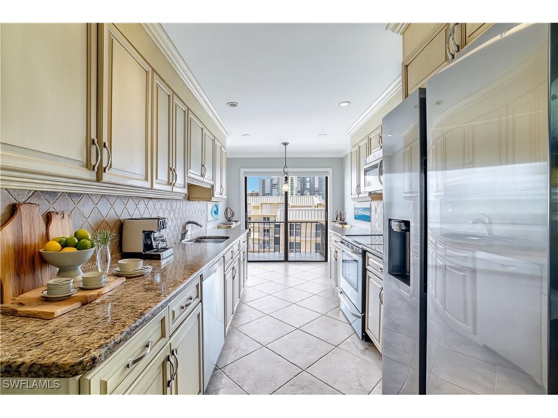 3430 Gulf Shore Boulevard N #5J Naples FL 34103 225068290 image7