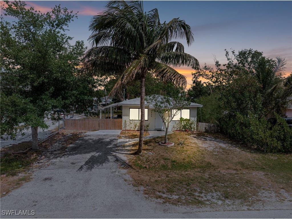 3433 Hibiscus Avenue Naples FL 34104 225078791 image1