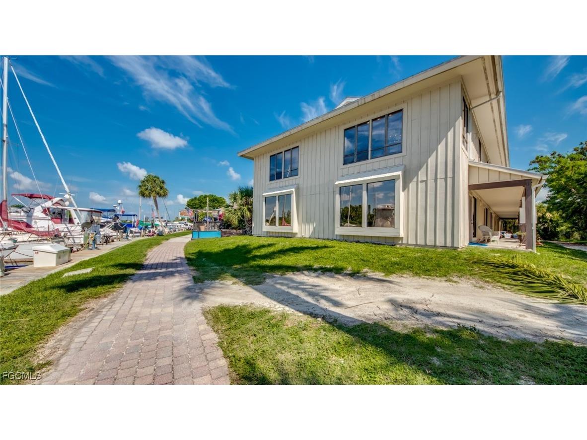 3436 Marinatown Lane North Fort Myers FL 33903 2025015188 image1