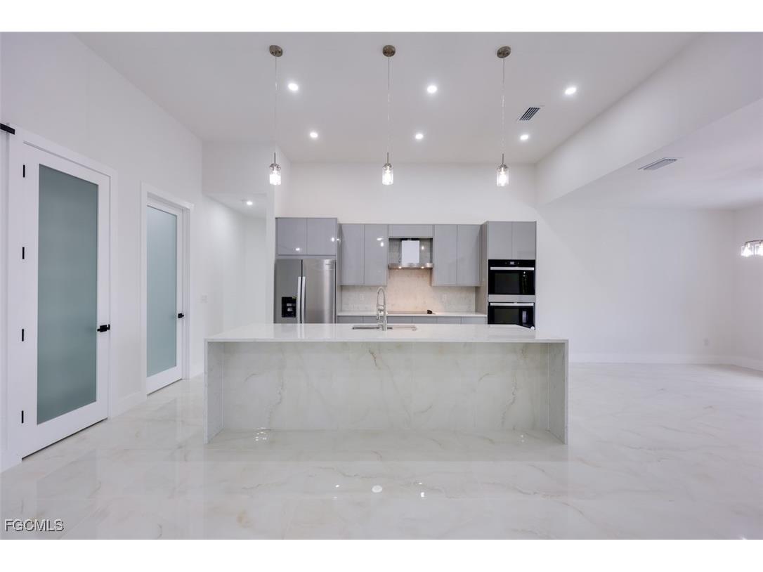 3436 SW 8th Street Cape Coral FL 33991 2025002336 image15