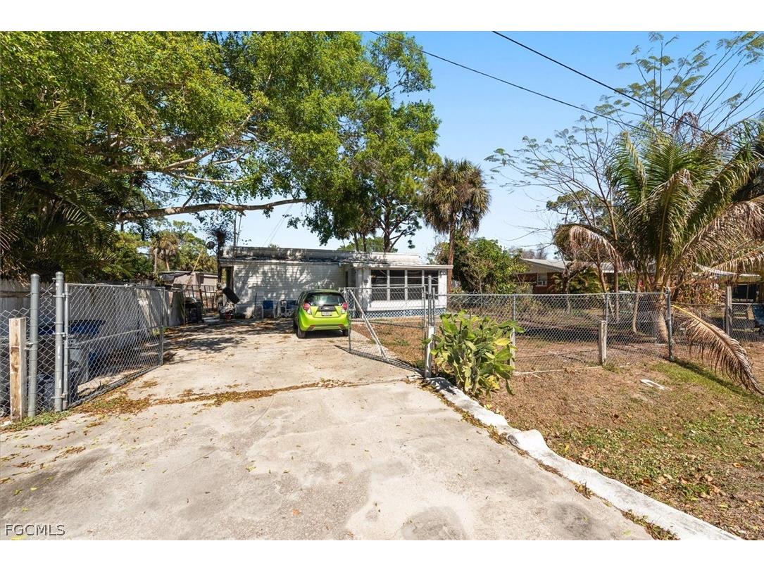 344-380 San Jose Street North Fort Myers FL 33903 2026009467 image2