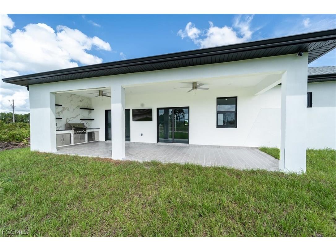 344 Parkman Avenue Lehigh Acres FL 33974 2026012263 image3