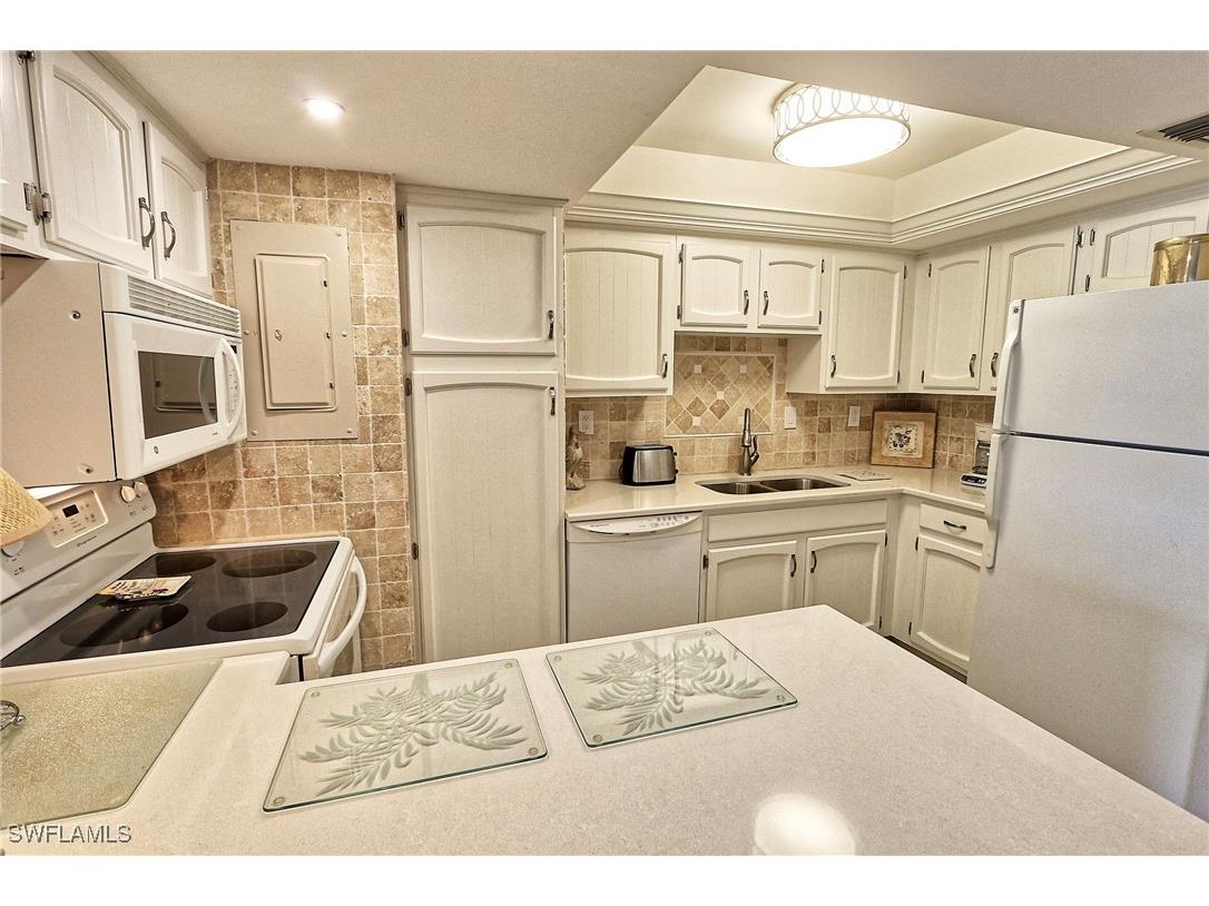 3443 Gulf Shore Boulevard N #314 Naples FL 34103 225069815 image6