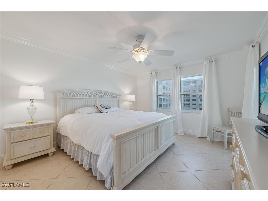 3443 Gulf Shore Boulevard N #403 Naples FL 34103 225031641 image11