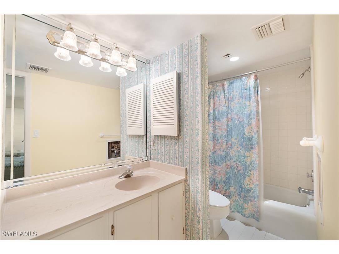 3443 Gulf Shore Boulevard N #504 Naples FL 34103 226005534 image12
