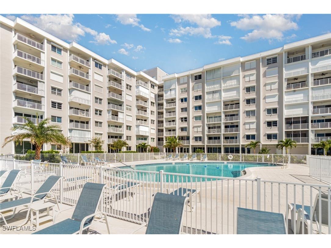 3443 Gulf Shore Boulevard N #609 Naples FL 34103 225068128 image16